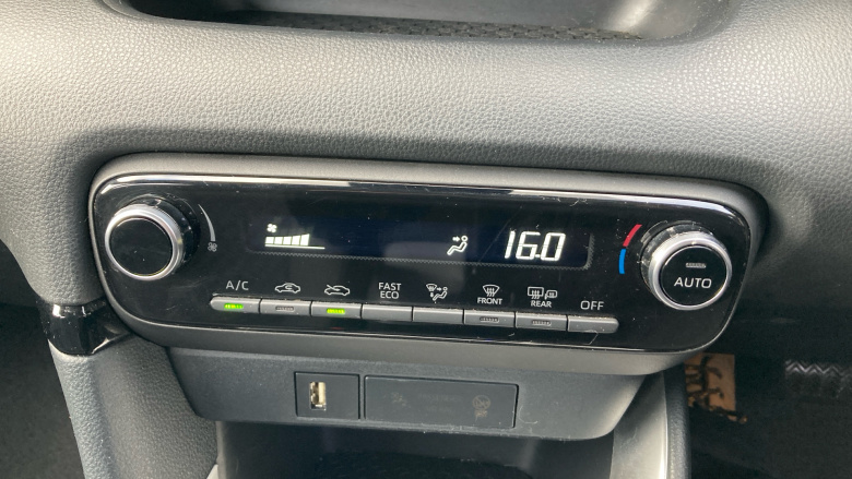 Toyota Yaris 1.5 Hybrid Icon 5dr CVT Hybrid Hatchback